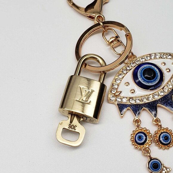 Authentic Louis Vuitton Lock & Key with unbranded Bagcharm, Keycharm 120925 - Picture 4 of 9